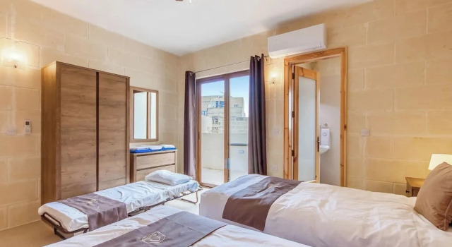 Коттедж Standard с балконом Nadurin, Gozitan Villa 7 Bedr. & 2 Pools