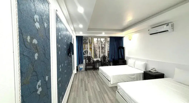 Семейный номер Standard с балконом и с видом на город The Queen Hotel & Spa 2