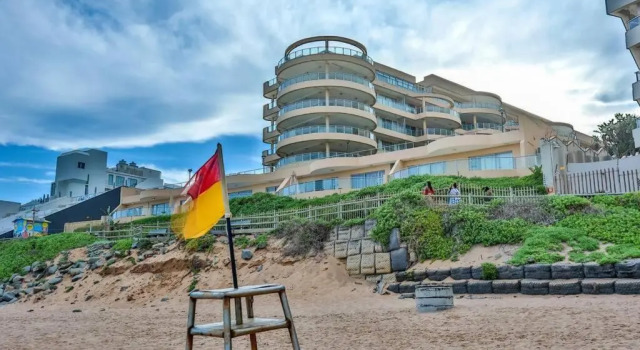 Апартаменты 102 Bermuda-Comfortable ground floor on main beach