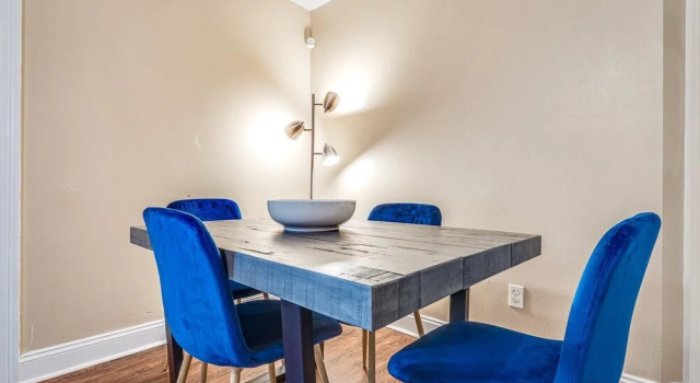 Lasalle 1c/2c · Spacious Gated Units w/ Parking Great for Families, Забронировать Отель Отели Нового Орлеана 3 звезды, рядом с Ochsner Baptist, 3*