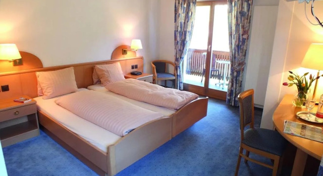 Hotel Grischuna AG, Book Hotel  