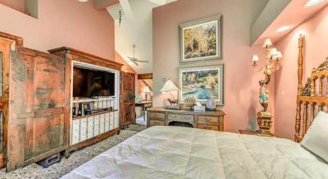 Апартаменты Cloudcroft Home w/ Fireplace Near Downtown!