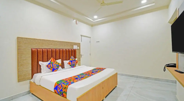 Люкс Luxury FabHotel Lexus Grand- Nr GSM Mall, Miyapur