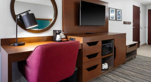 Номер Standard Hampton Inn by Hilton Concord/Bow