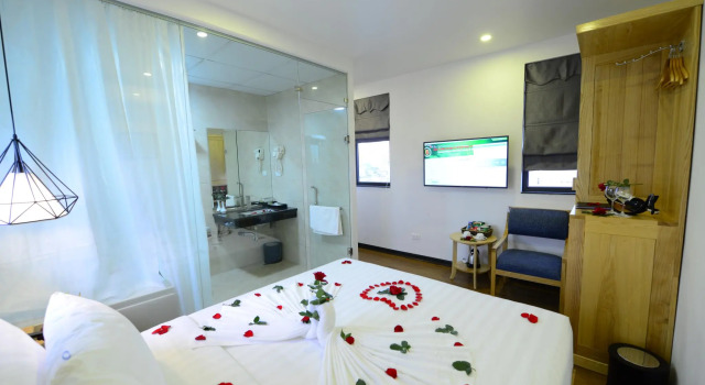 Blue Hanoi Inn Luxury Hotel, Забронировать Отель Донгда Ханой