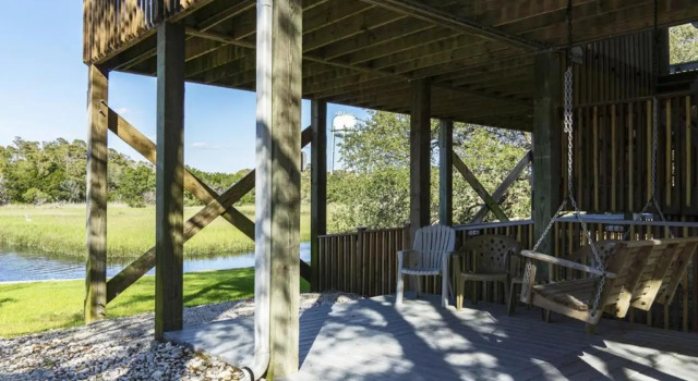 Lay Z Days by Oak Island Accommodations