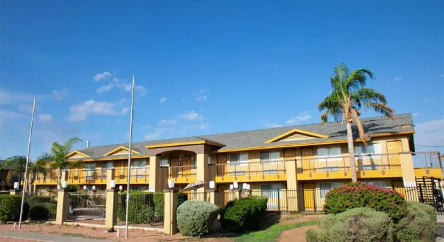 American Inn, Забронировать Отель  
