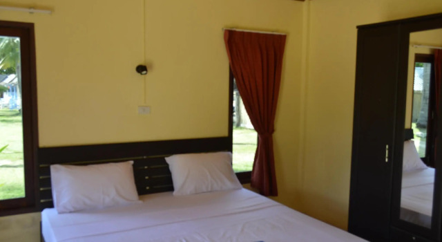 Бунгало Deluxe Isara Lanta Beach Resort