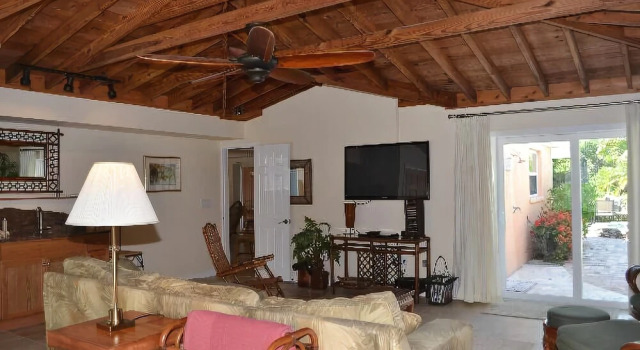 Lake By The Beach by RedAwning, Забронировать Отель Холмс-Бич Sarasota Area