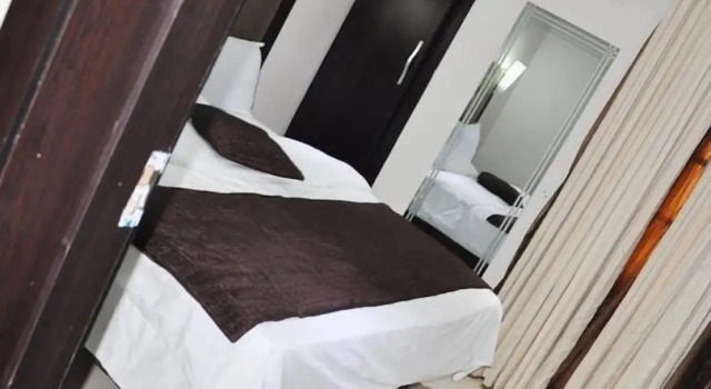Wood Peckers Hotel