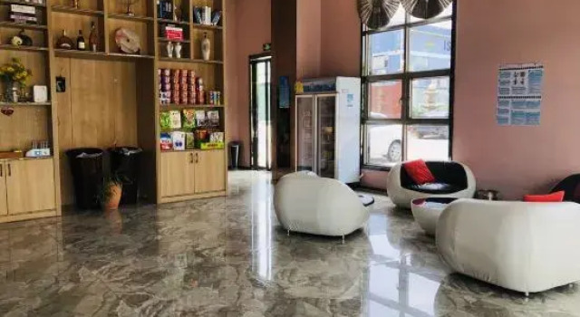 7 Days Hotel (Dongguan Qishi Center), Boek Hotel Hotels in Guangdong met parkeren, Parkeren