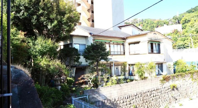 Guesthouse Nishihara, Забронировать Отель Недорогие отели Атами, рядом с Горячие источники Атами, недорого