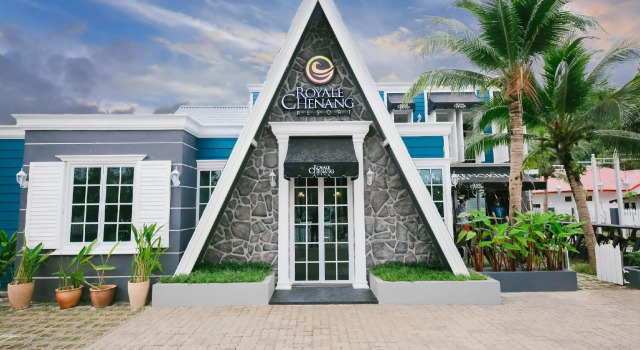 Полулюкс с видом на сад Royale Chenang Resort