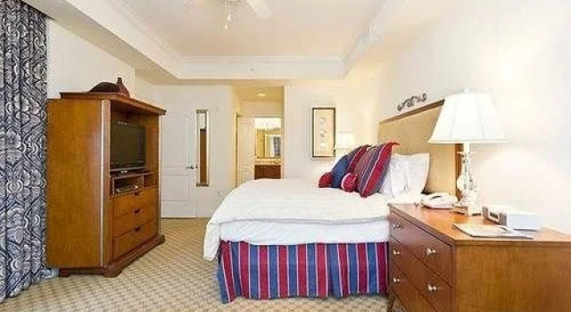 Yacht Harbor 470 4th floor 3 bedrooms condo by RedAwning
