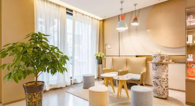 Home Inn (Jinan Shandong University Shanda Road), Prenota Hotel Hotel a Shandong con parcheggio, Parcheggio