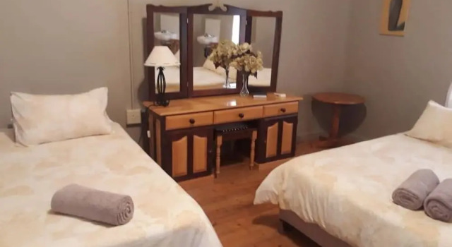 Vastrap Guest Farm, Book Landbrugsophold Hoteller i Karas med parkering, Parkering