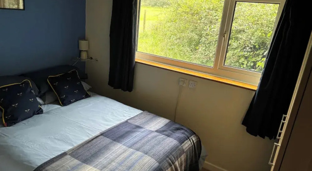 Cowslip Cottage at Sound Healing Retreat Centre, Prenota Casa vacanze Hotel a Dyfed con parcheggio, Parcheggio