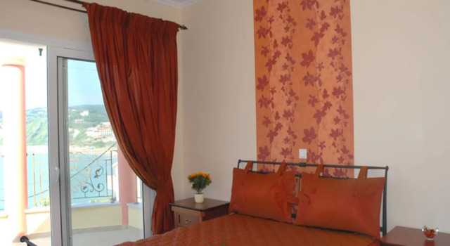 Romanza Villa, Book Villa Villaer i Avliotes, Villa