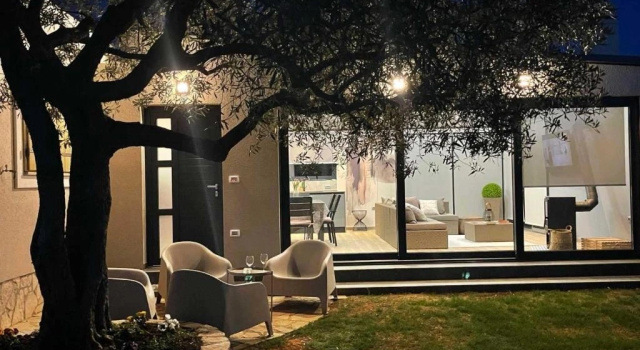 Коттедж Cozy, Spacious and Fenced Holiday Home Near the Sea