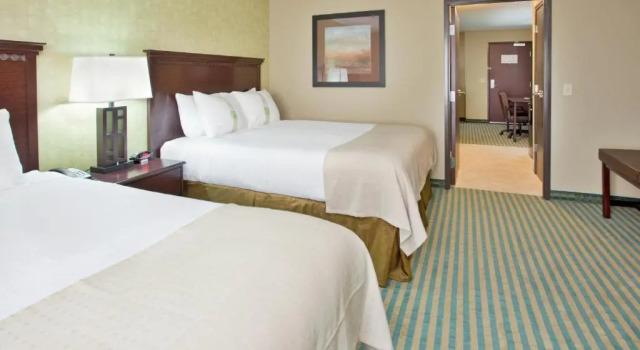 Четырёхместный номер Standard Holiday Inn Columbia East by IHG