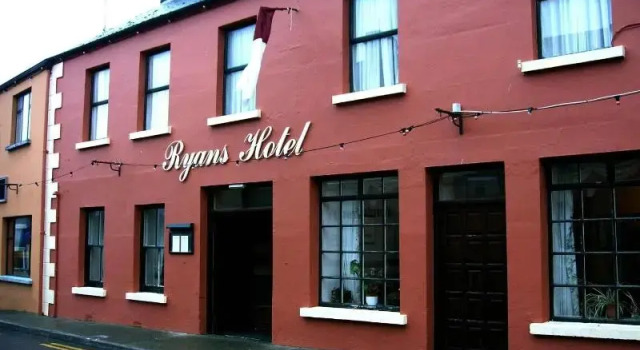 Ryans Hotel, Prenota Hotel Cong 