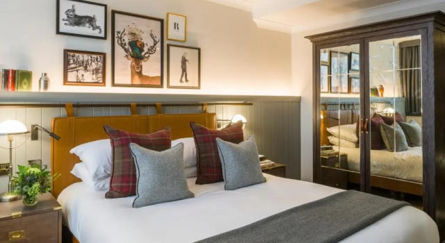 Номер Premium Kimpton Charlotte Square by IHG