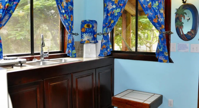 Бунгало Superior West Bay Lodge and Spa