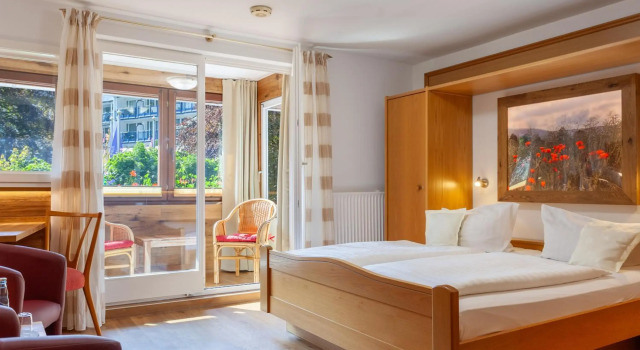 Hotel Sauerländer Hof, Забронировать Отель Центр города Медебах