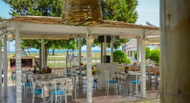Ellas Hotel, Rezerwuj Hotel Chrisi Akti Tracja