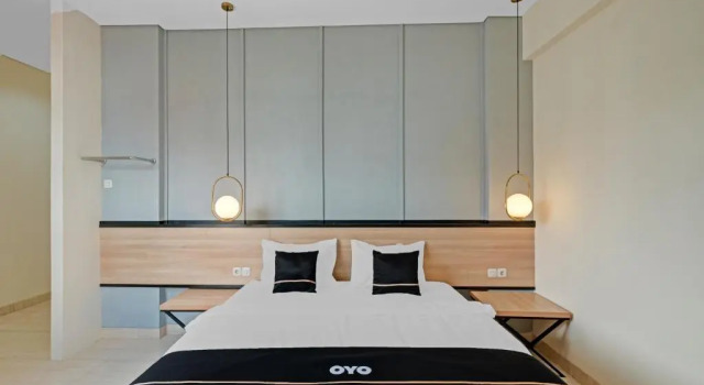 Deluxe Suite Collection O 90774 Homi Stay