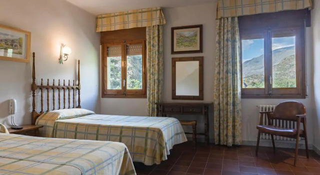 Hotel Cardós, Varaa Hotelli Vall de Cardos 