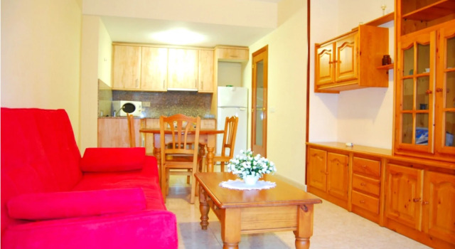 Apartment in Lloret de Mar - 104290 by MO Rentals, Prenota Appartamento Hotel a Costa Brava con piscina, Piscina