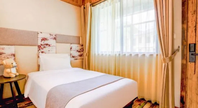 Семейный люкс Hangzhou Shantian Half Acre Parent-child River Tracing American-style Resort B&B