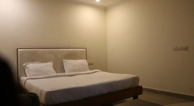 OYO 5190 Hotel Golden Inn