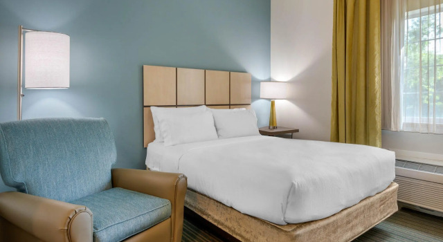 Люкс Candlewood Suites Fort Myers/Sanibel Gateway by IHG