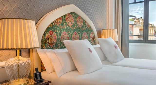 Полулюкс с видом на внутренний двор Gran Hotel Claridge Granada - Preferred Hotels & Resorts