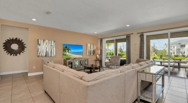 Ultimate New Encore Home Modern Furnishings 8 Bedroom Villa by Redawning, Book Villa Hoteller i Four Corners med pool, Swimmingpool