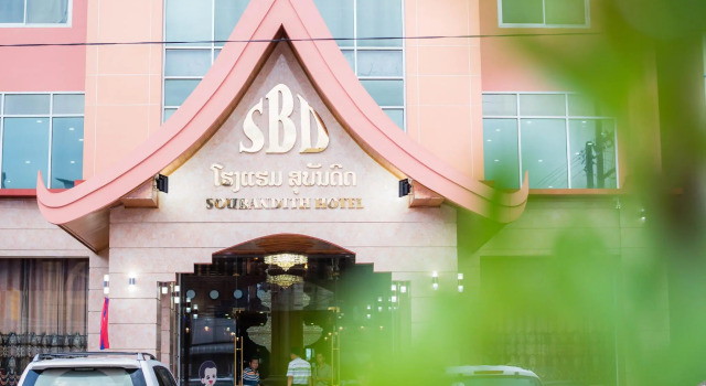 Soubandith Hotel, Rezerwuj Hotel Hotele w Pakse z parkingiem, w pobliżu Wat Phabat, Parking