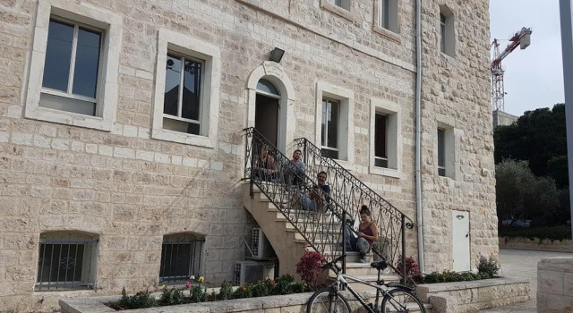 Haifa Hostel, Prenota Ostello Hotel economici a Israele Distretto Nord