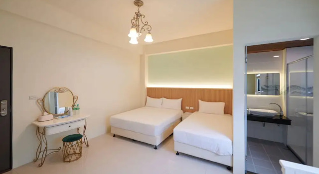 Номер Superior Avenue B&B