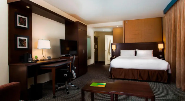 Люкс с 2 комнатами Courtyard par Marriott Montréal Centre-ville