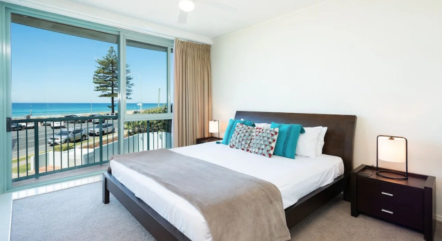 Номер Standard с 2 комнатами с балконом и с видом на океан The Waterford on Main Beach