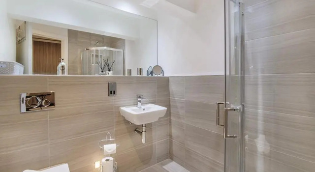 Апартаменты 55 Cocoa Suites York, Parking onsite