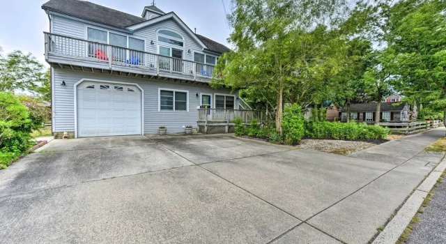 Апартаменты с 2 комнатами с балконом Seaside Escape < 1 Mi to Cape May Public Beach