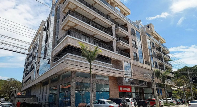 Cód 129 - Apartamento de 2 quartos para alugar em Bombinhas Ed Waldgarten com piscina