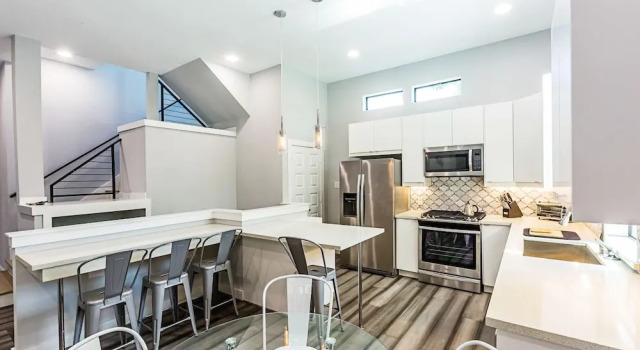 Люкс Montrose Guesthouse Suites