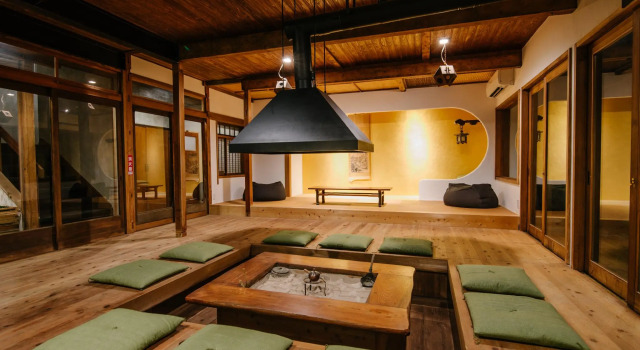 Кровать в общем номере Irori Guest House Tenmaku