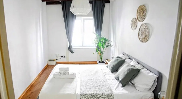 Historical 1400 Ft2 Apartment At Temple Of Apollo