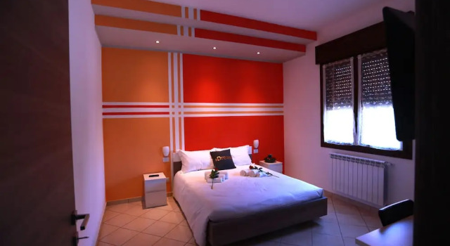 The Dreamers B&B, Buchen Sie Bed & Breakfast Cardano al Campo Lombardei