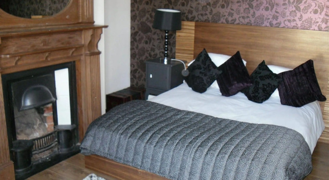 Number One Hundred Bed And Breakfast, Забронировать Отель «постель и завтрак» Отели Кардиффа 3 звезды, рядом с Торговый центр "Кэпитол", 3*